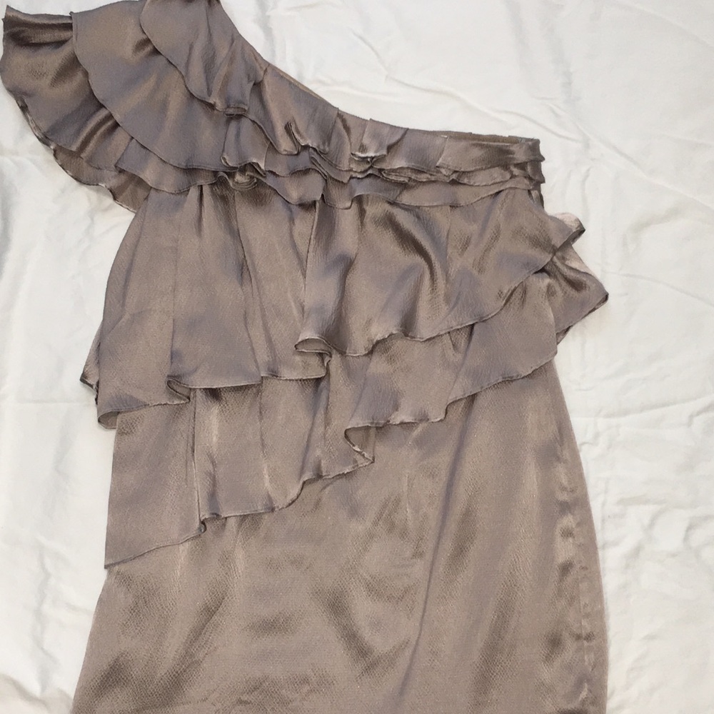 Off the shoulder dress! Cocktail ready!